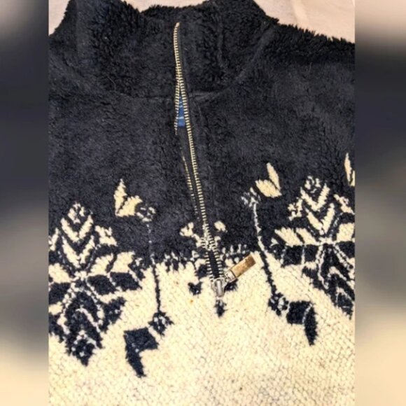 Izod Quarter Zip Mock Neck Pullover Black and Cream Snowflake Sweater - Picture 4 of 8